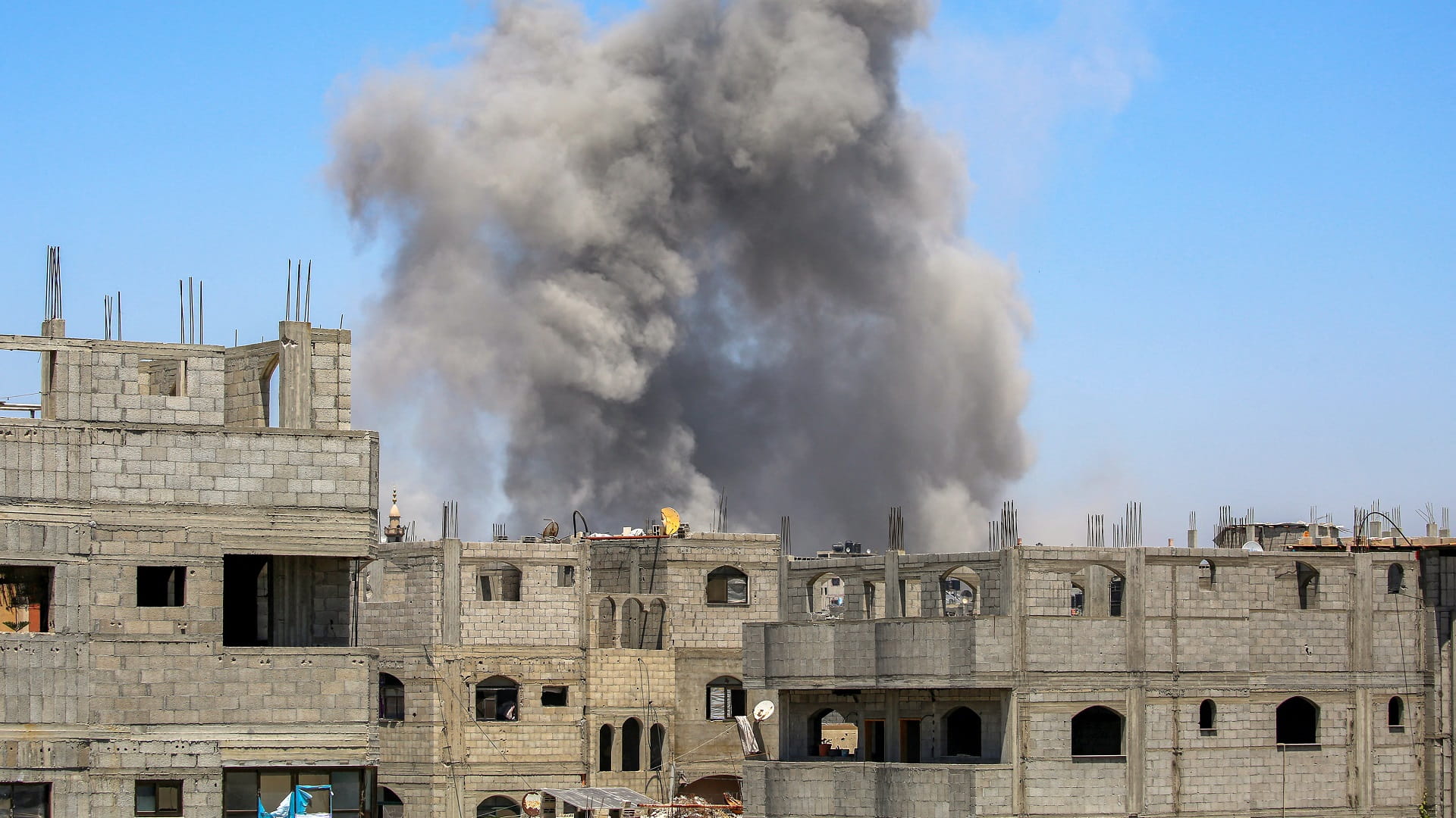 56 شهيداً فلسطينياً بقصف إسرائيلي على قطاع غزة 