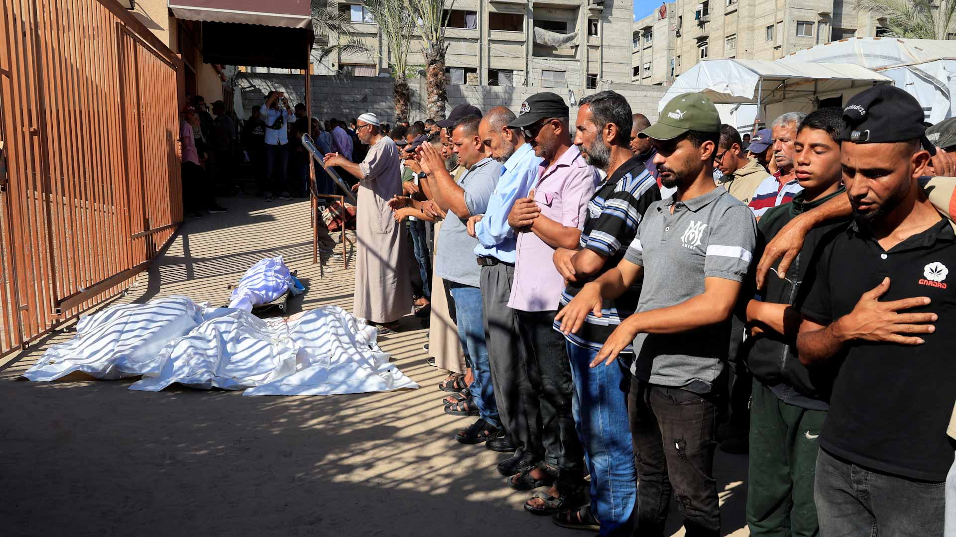 استشهاد 21 فلسطينياً على الأقل وسط استمرار القصف الإسرائيلي على غزة 