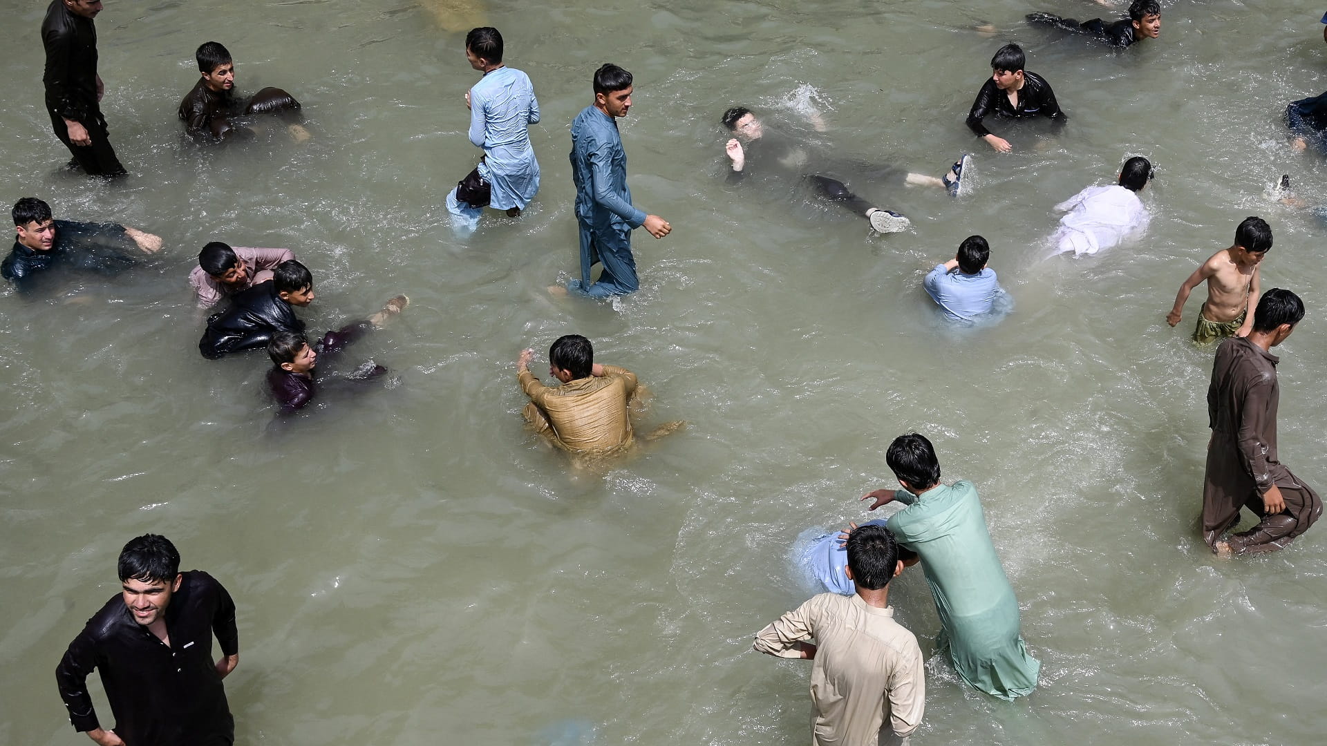 وفاة 18 شخصاً غرقاً بنهر سوات في شمال باكستان 