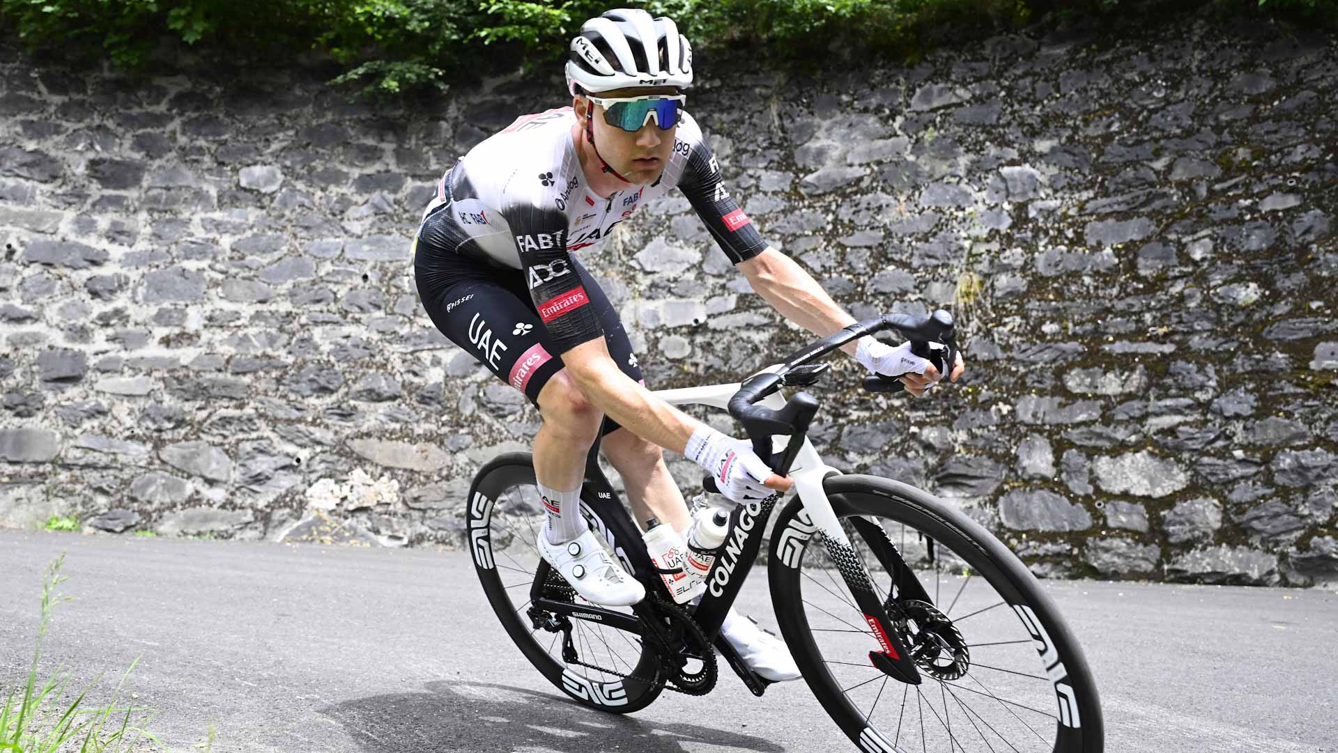 فريق الإمارات "إكس آر جي" للدراجات يحقق 5 ألقاب جديدة 