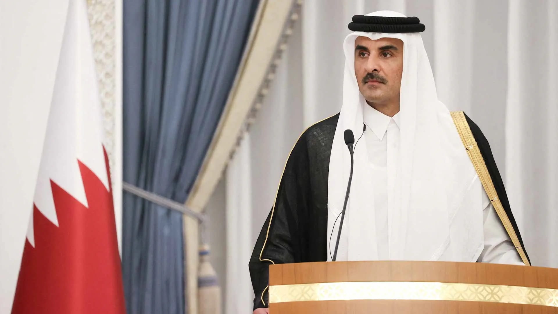 أمير قطر يلتقي ملك إسبانيا في إشبيلية 