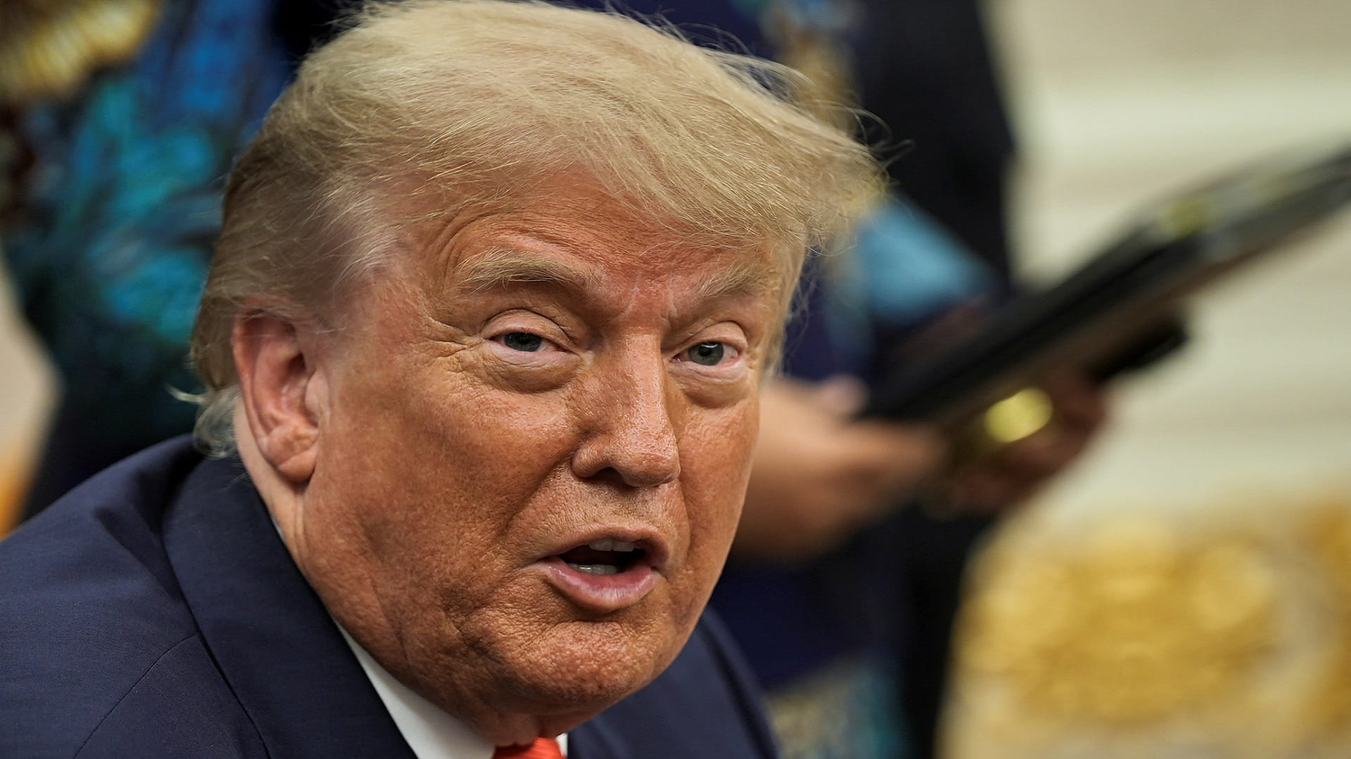 ترامب يدعو اليابان إلى زيادة وارداتها النفطية لموازنة تجارة السيارات 