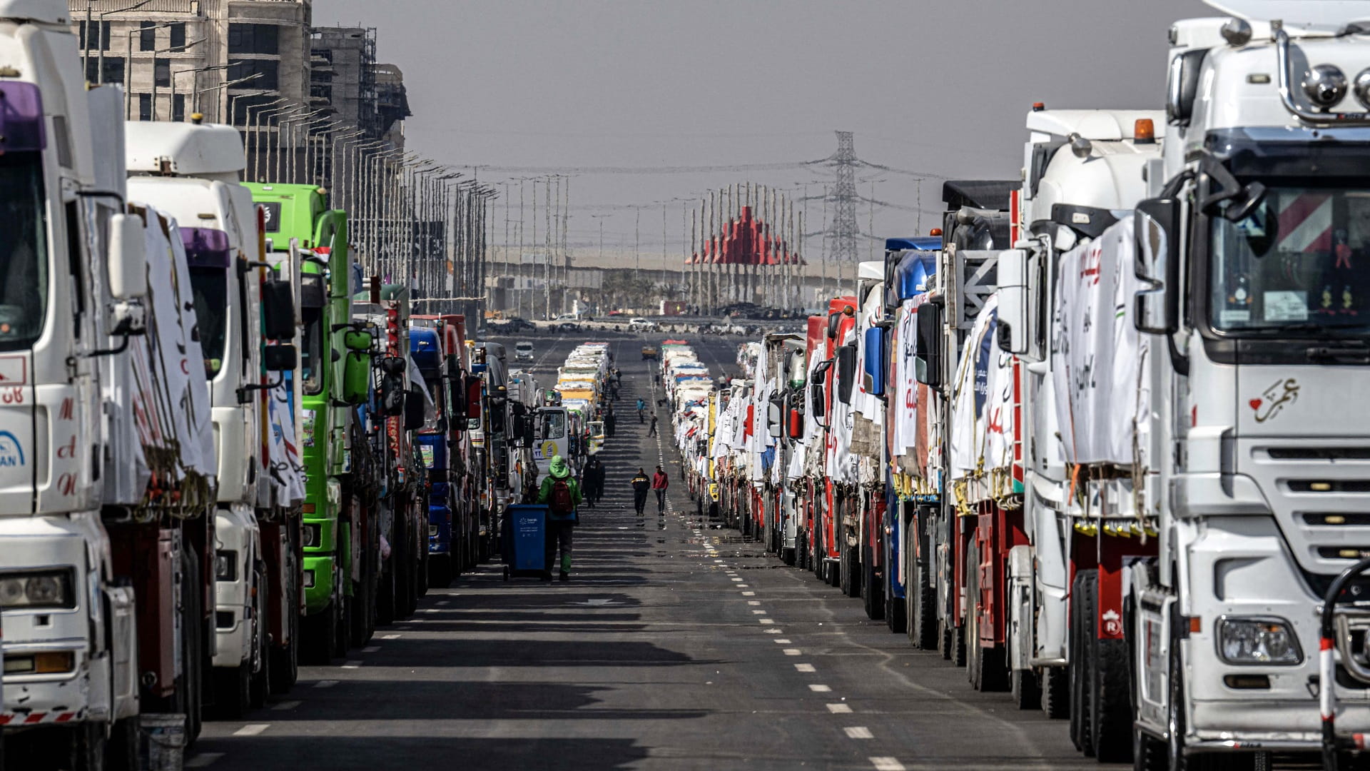 Israel halts humanitarian aid entry into Gaza 