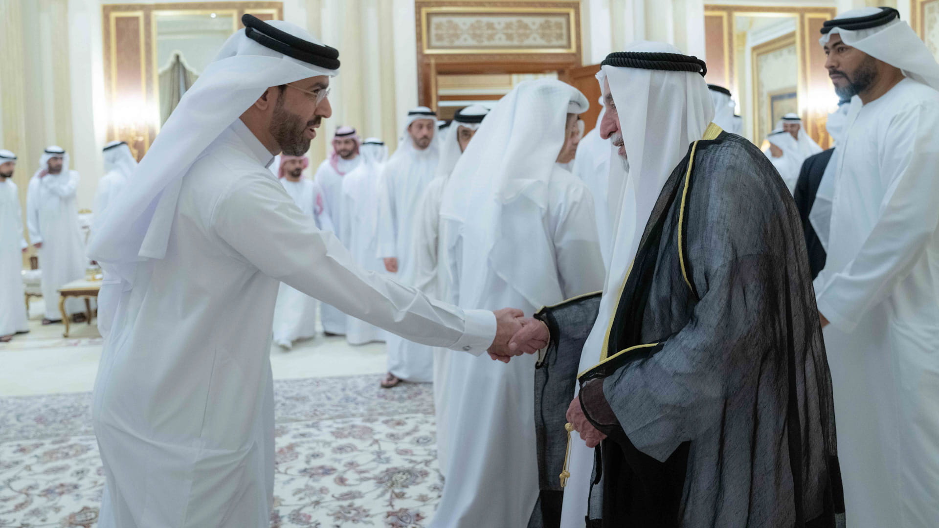 حاكم الشارقة يواصل تقبل التهاني بشهر رمضان المبارك 