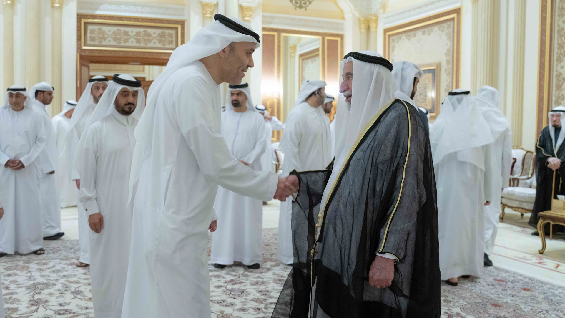 حاكم الشارقة يواصل استقبال المهنئين بشهر رمضان المبارك 