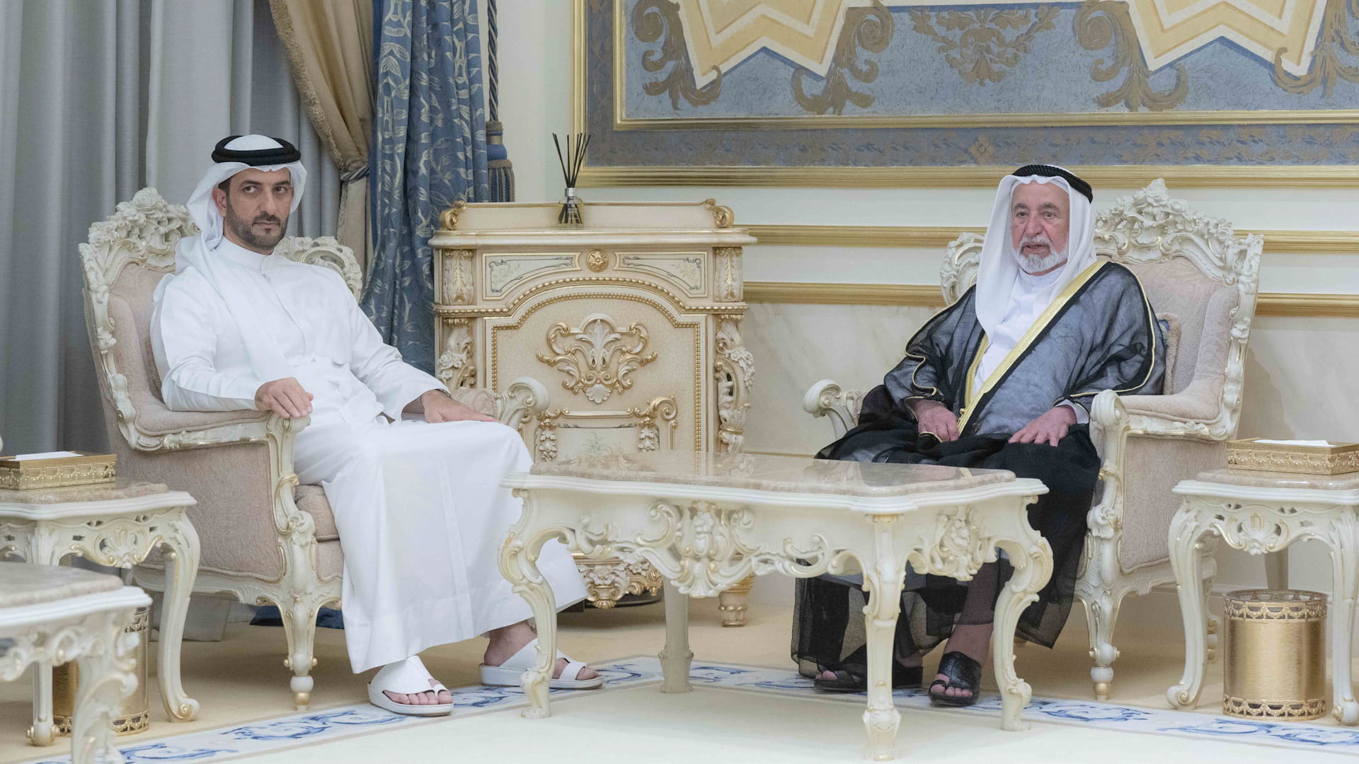 سلطان القاسمي يتبادل التهاني مع أعضاء السلطة القضائية في الشارقة