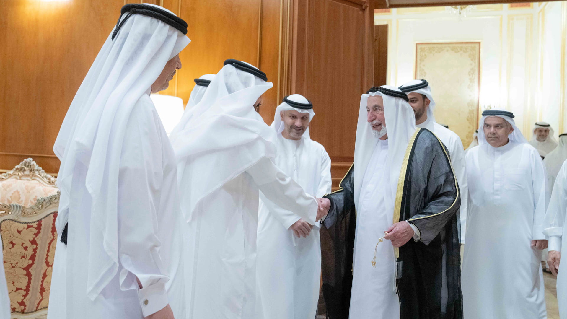 سلطان القاسمي يتبادل التهاني مع أعضاء السلطة القضائية في الشارقة