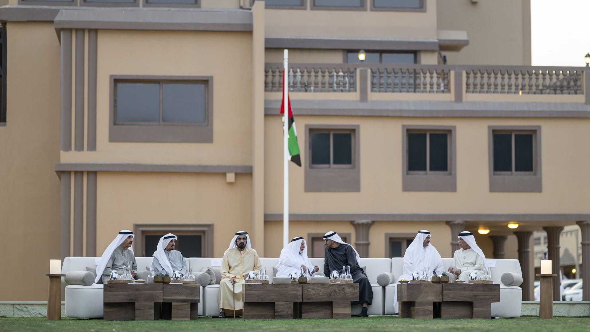 UAE President exchanges Ramadan greetings with Rulers of Emirates 