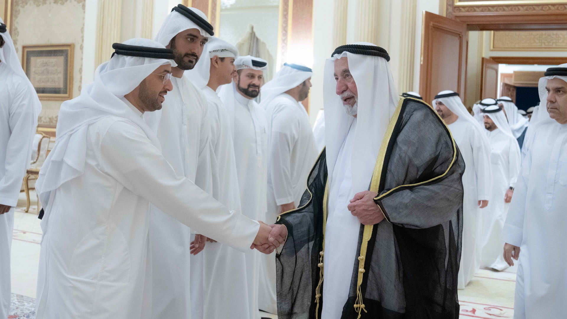 حاكم الشارقة يتقبل تهاني ولي عهد رأس الخيمة والمهنئين بشهر رمضان