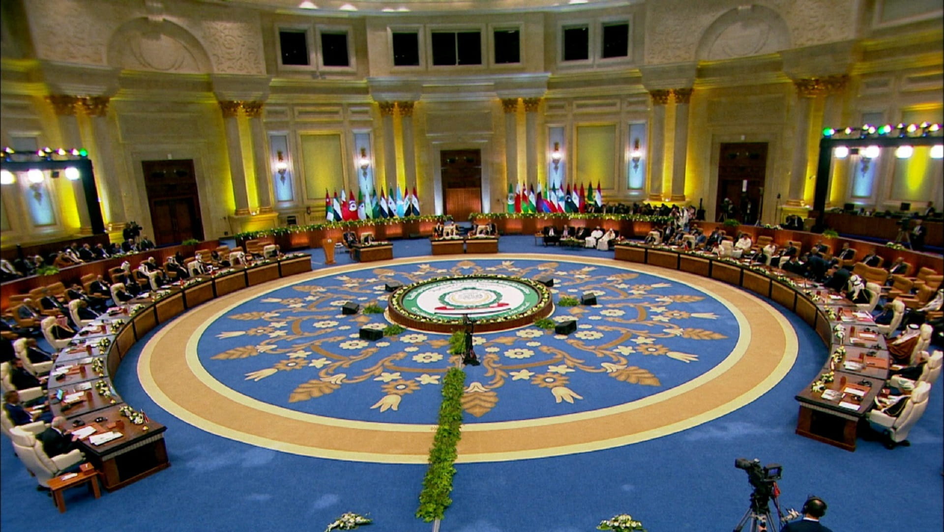 الإمارات تحدد ثوابت سياستها تجاه القضية الفلسطينية بالقمة العربية