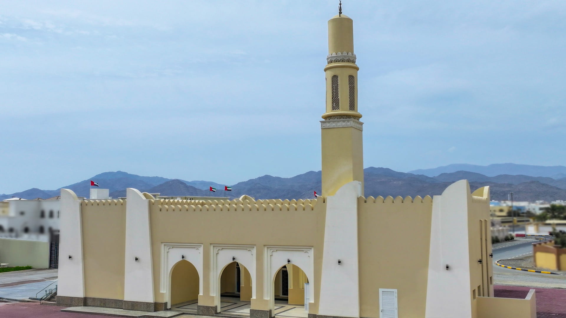 دائرة الشؤون الإسلامية بالشارقة تفتتح مسجدين بالوسطى والشرقية 