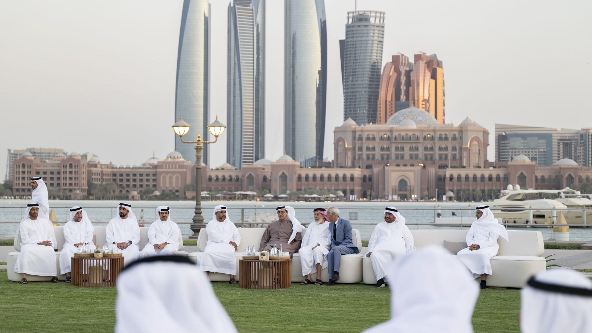 Mansour bin Zayed attends Ramadan iftar with judiciary 
