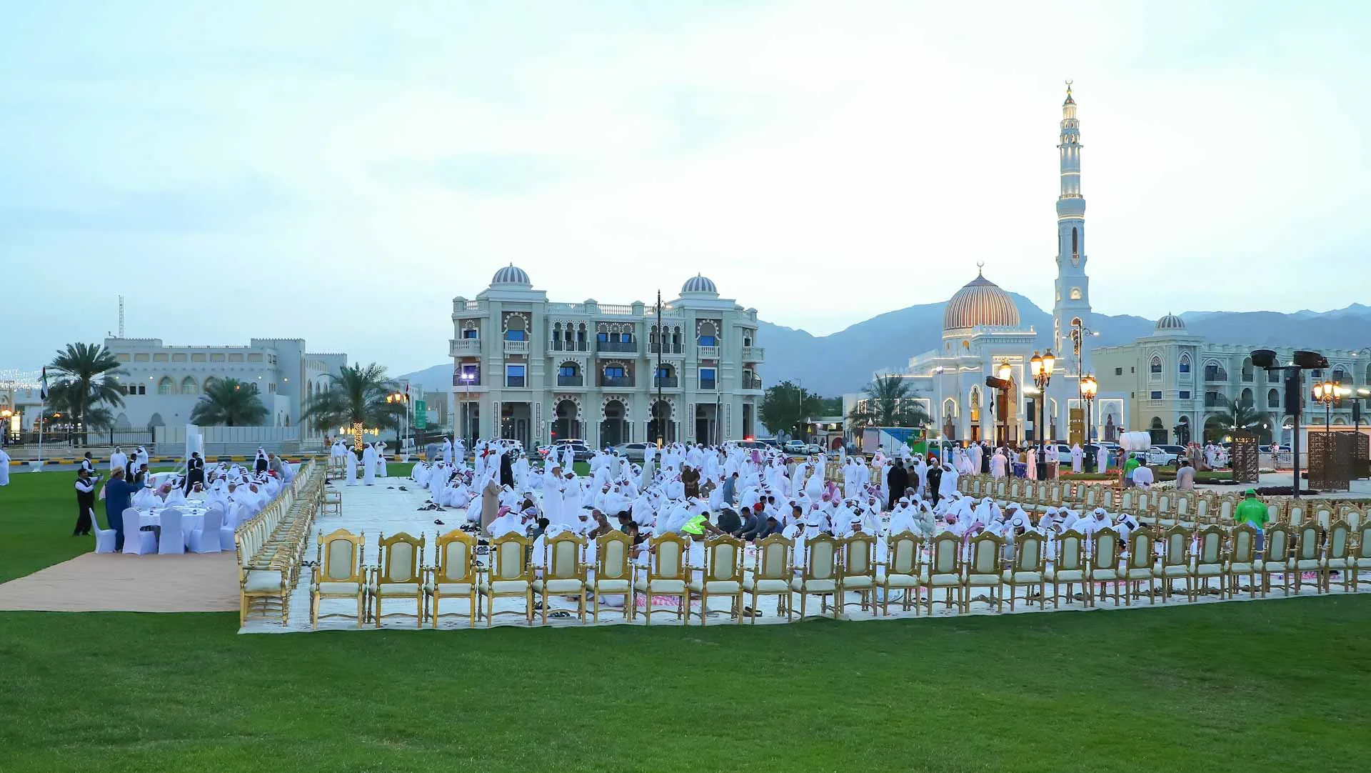 Dibba Al-Hisn residents meet for a group Iftar 