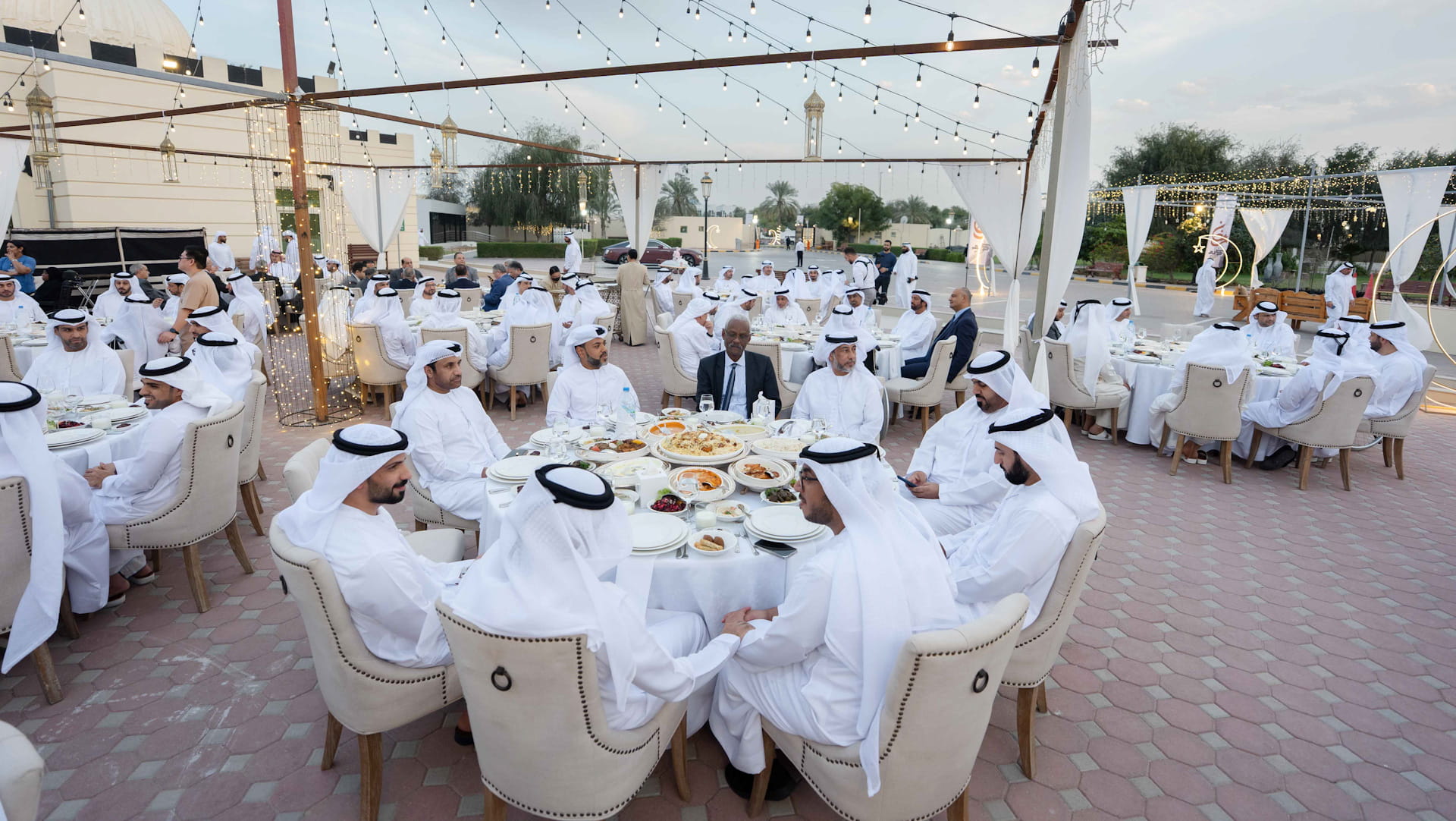 سلطان بن أحمد القاسمي يشهد الفطور الجماعي لأعضاء السلطة القضائية