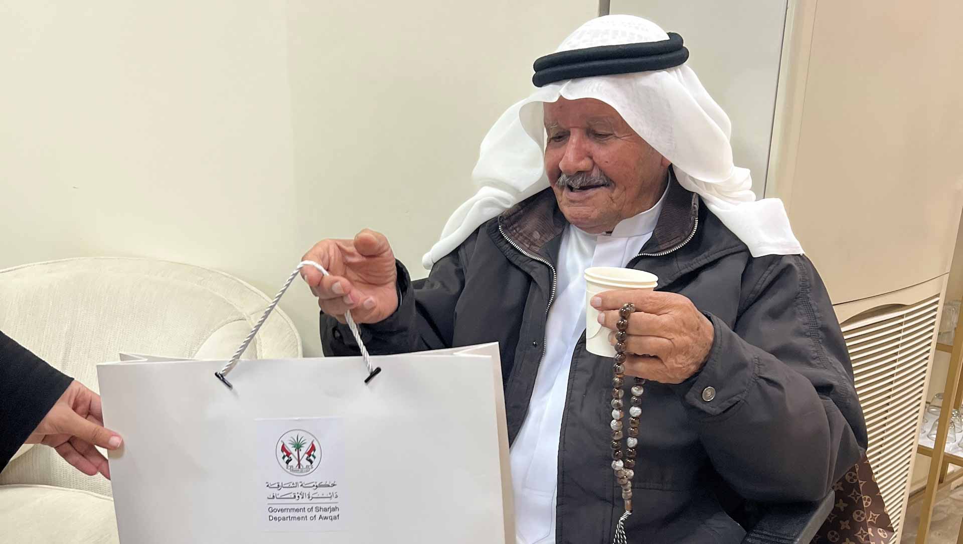 صورة بعنوان: "أوقاف الشارقة" تعزز قيم التراحم في رمضان بزيارة دار رعاية المسنين 