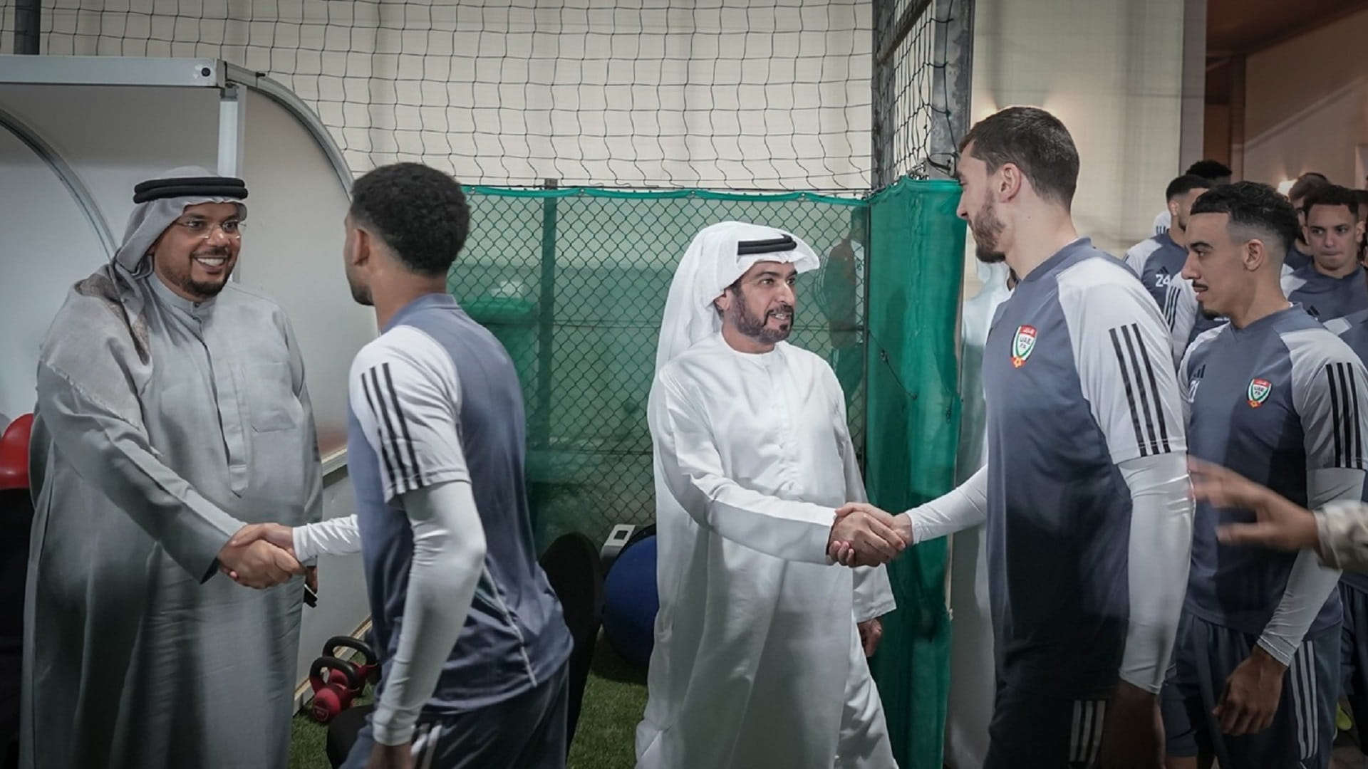 Hamdan bin Mubarak meets with national team players in Jebel Ali