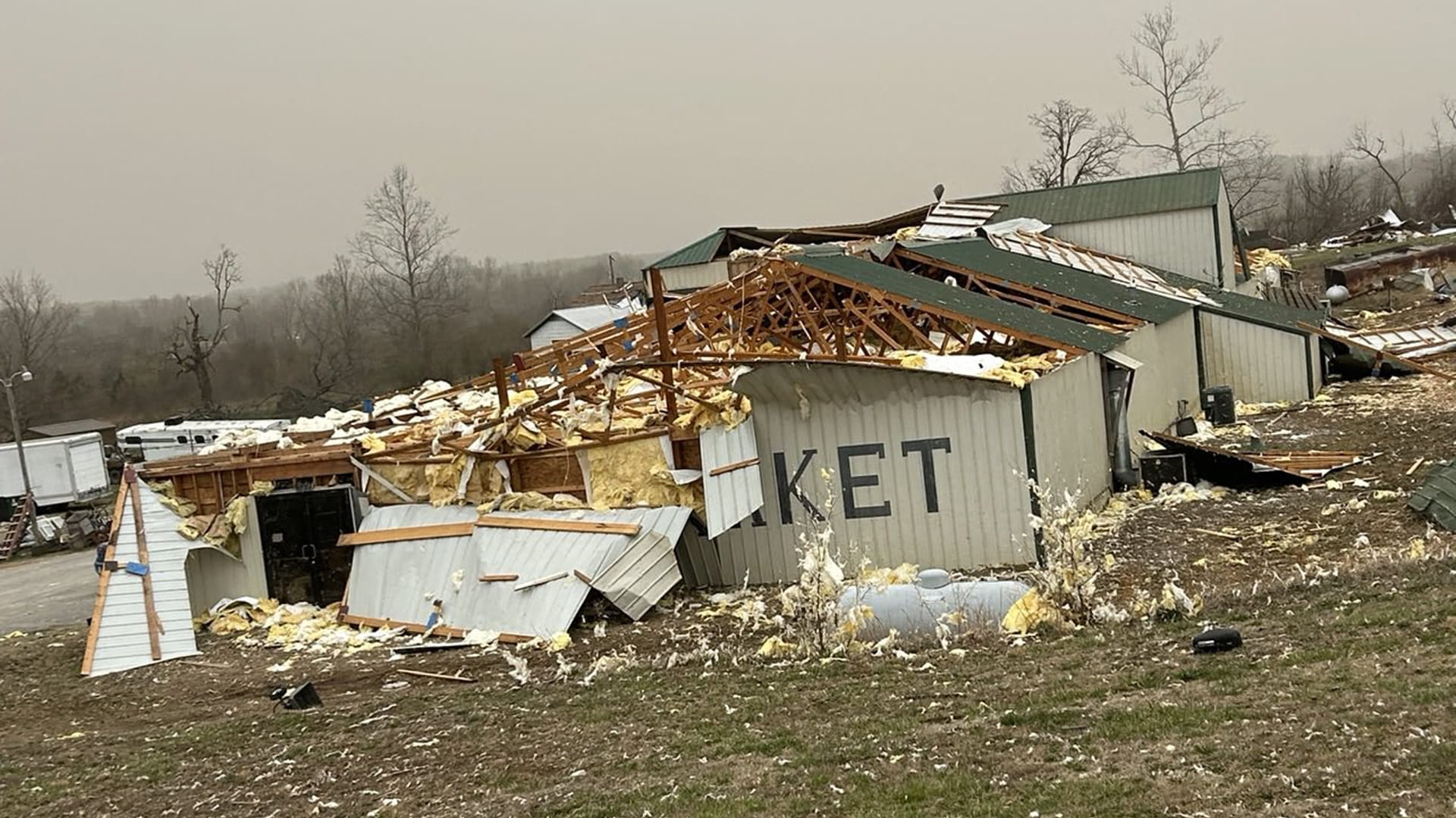 أعاصير وعواصف عنيفة تتسبب بـ 18 قتيلاً في الولايات المتحدة