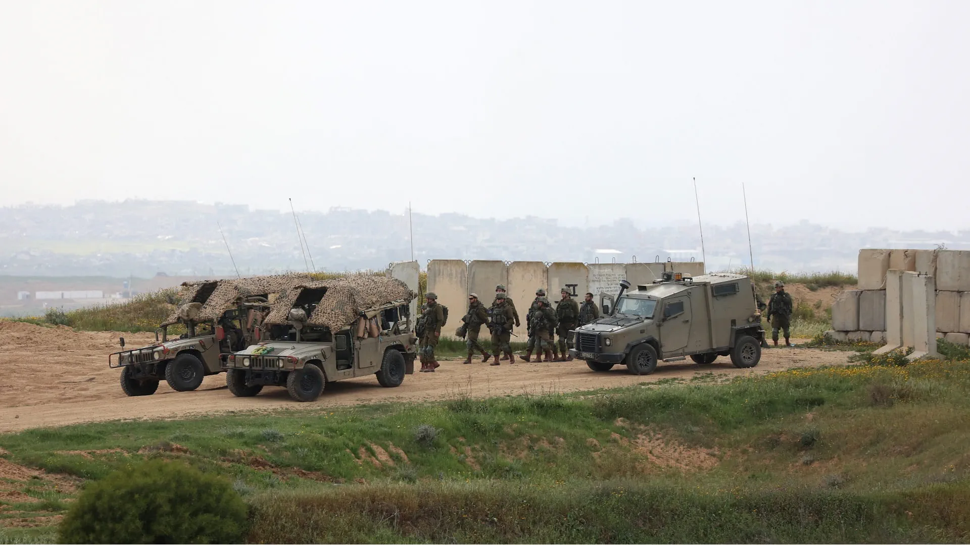 البيت الأبيض: ترامب "يدعم بالكامل" ما تقوم به إسرائيل في قطاع غزة