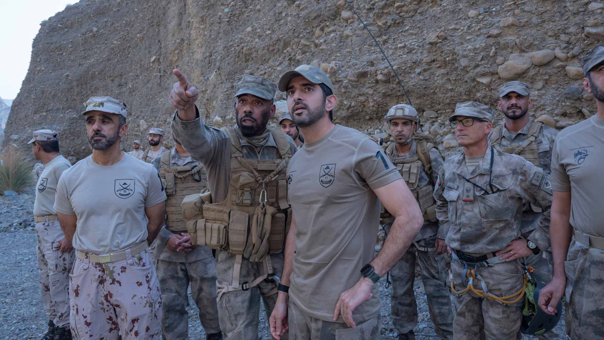 حمدان بن محمد يشيد بالجاهزية القتالية لأفراد كتيبةالمشاة الجبلية11 