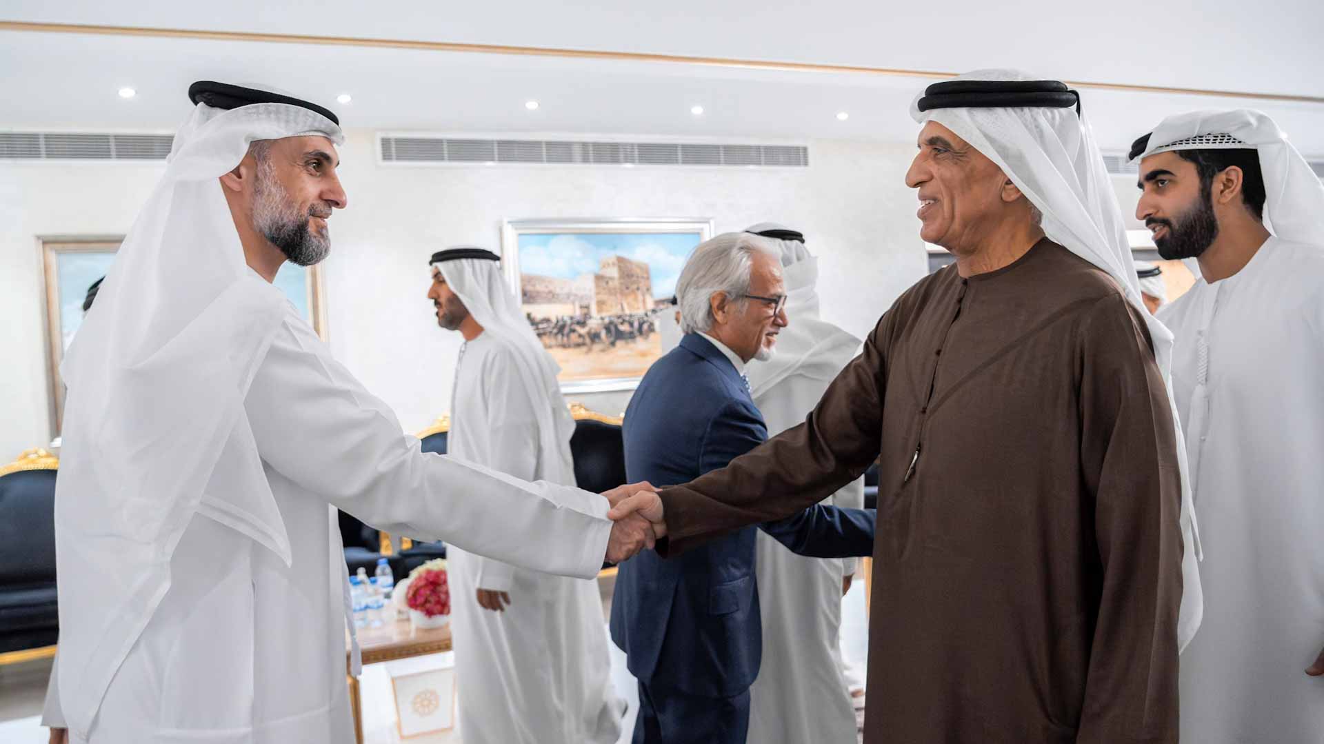 سعود بن صقر يواصل استقبال المهنئين بشهر رمضان المبارك 