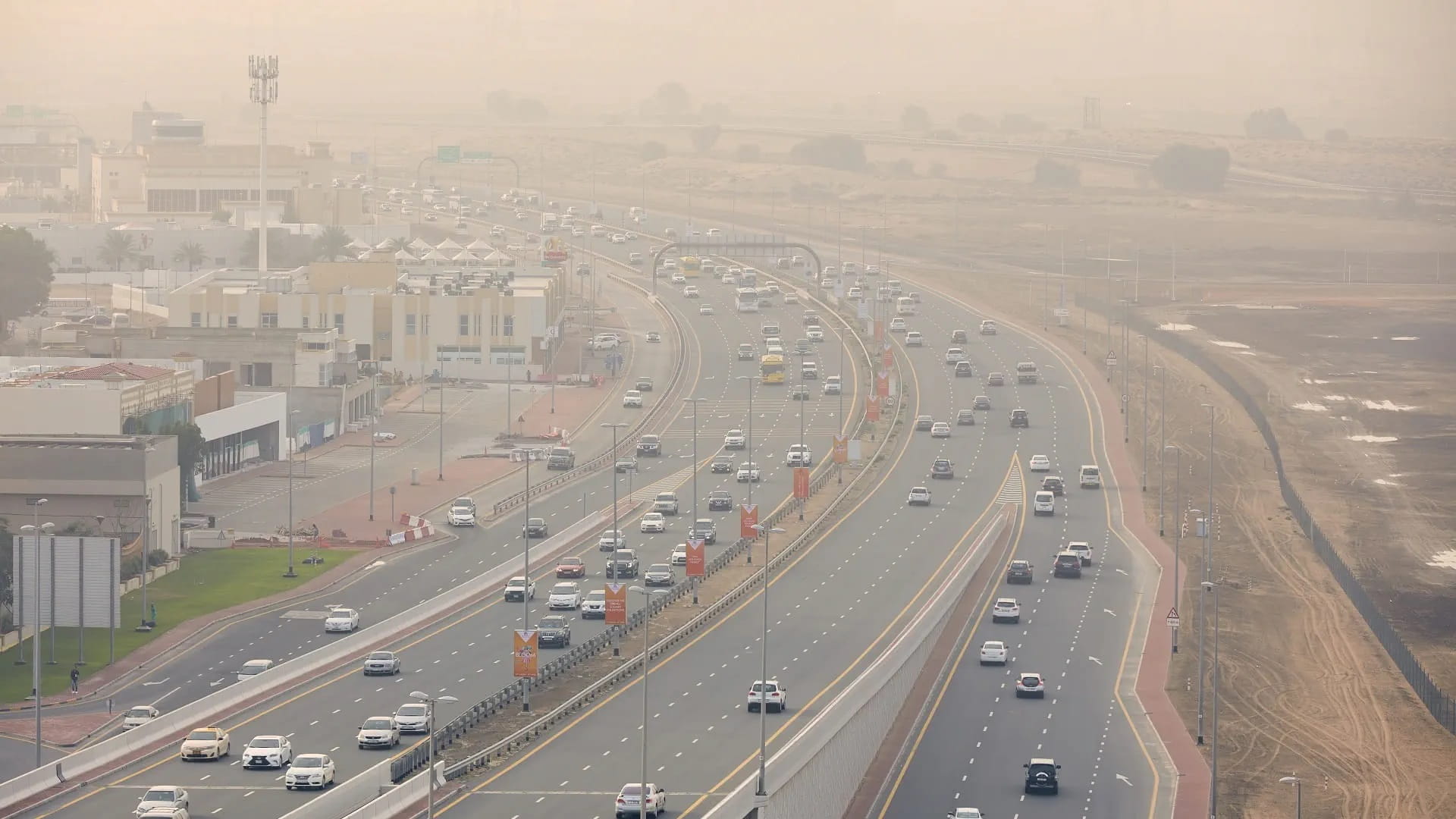 طقس الثلاثاء في الإمارات.. مغبر وغائم جزئياً نهاراً 