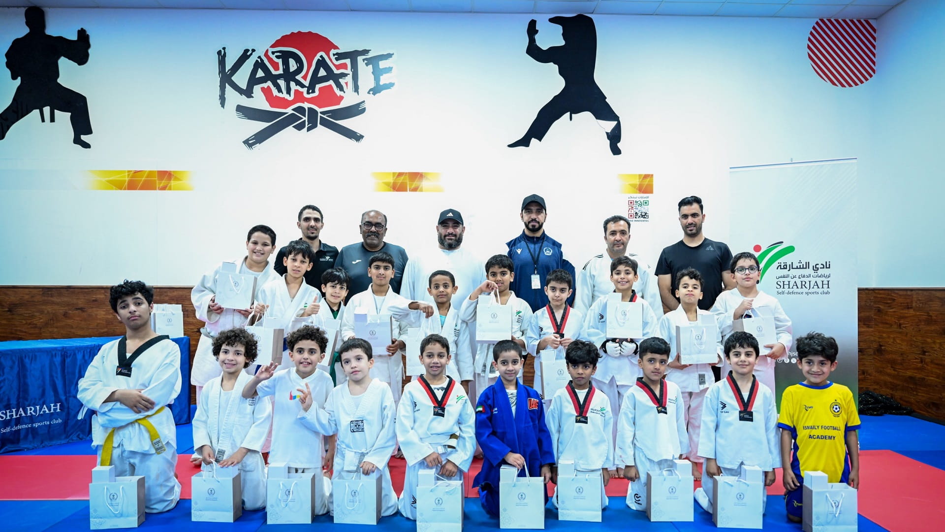 شرطة الشارقة تنظم برنامجاً توعوياً لتعزيز الوعي الوقائي لدى النشء 