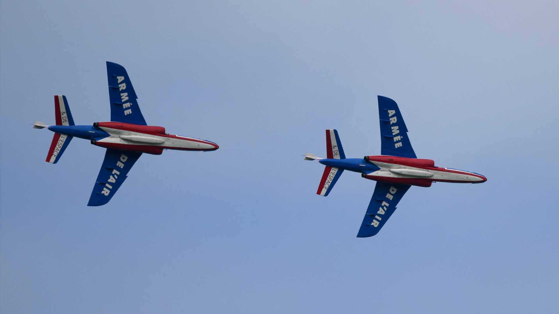 اصطدام بين طائرتين تابعتين لدورية الاستعراض الجوي الفرنسية