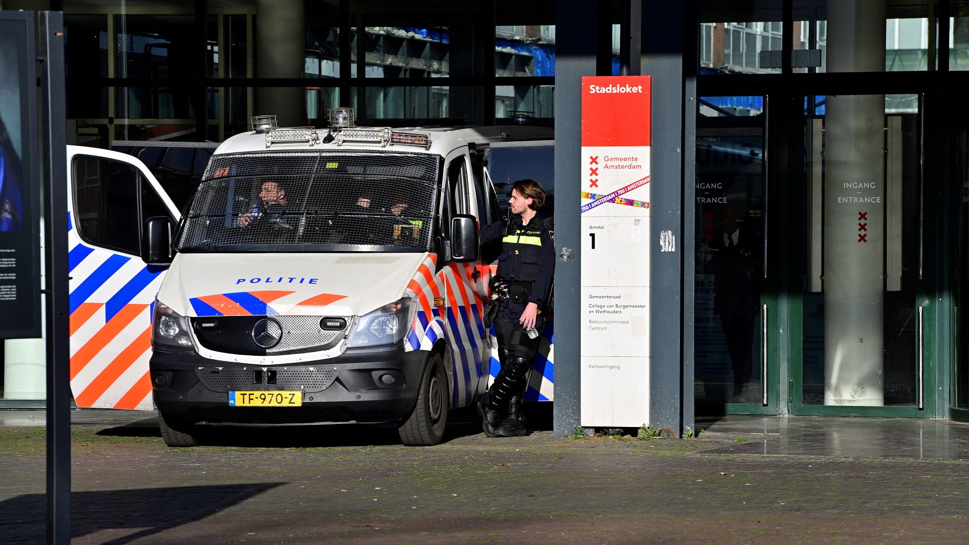 Five wounded in Amsterdam stabbing attack 