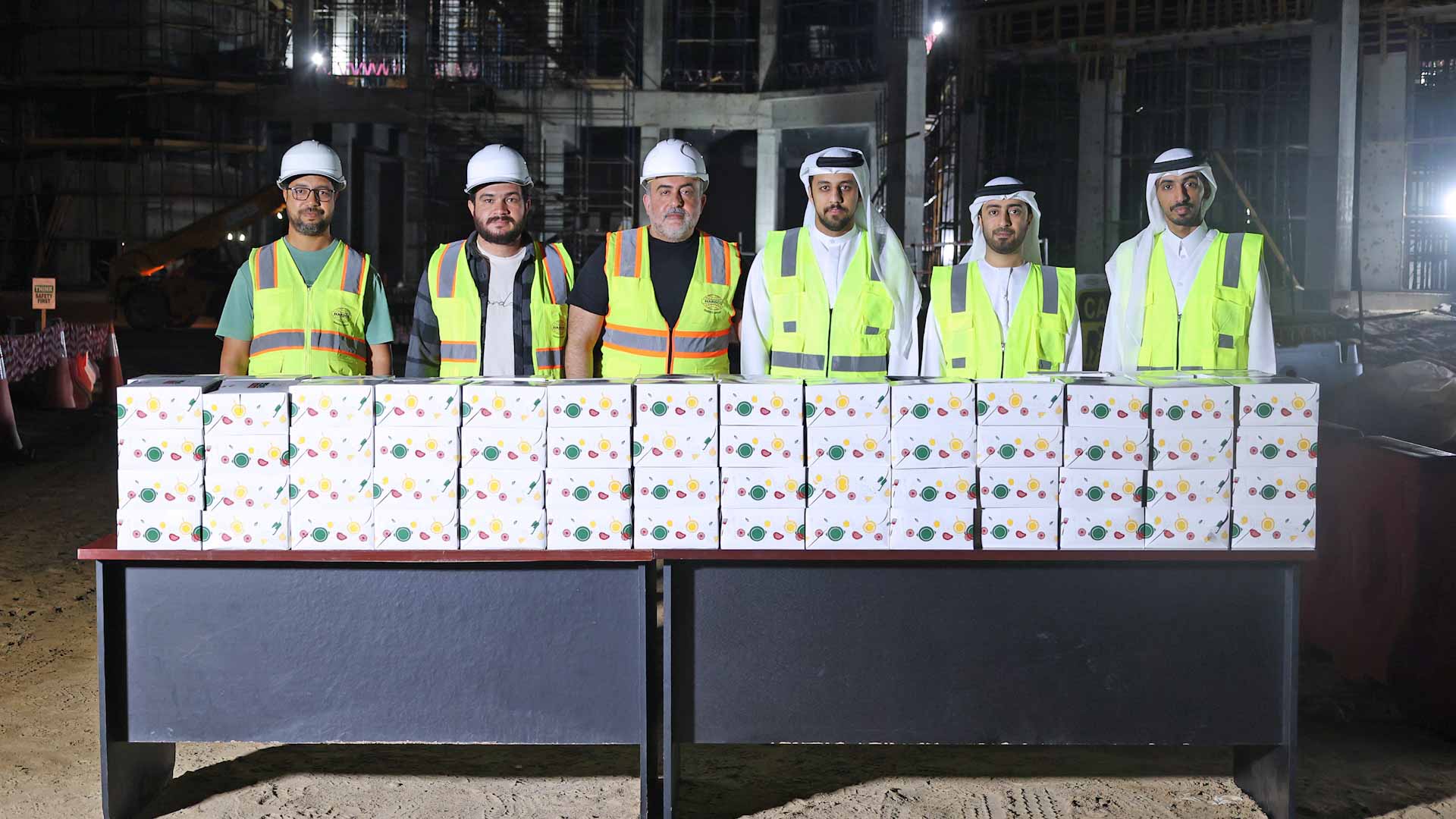 Sharjah Public Works distributes suhoor meals to workers 
