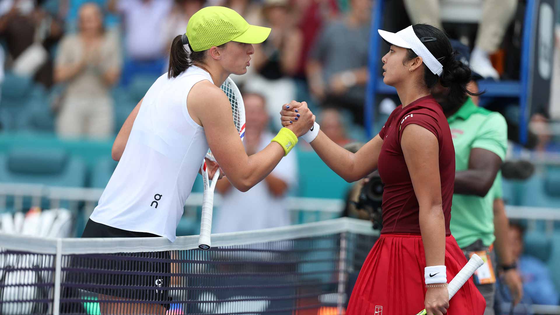 البولندية شفيونتيك تودع بطولة ميامي للتنس  