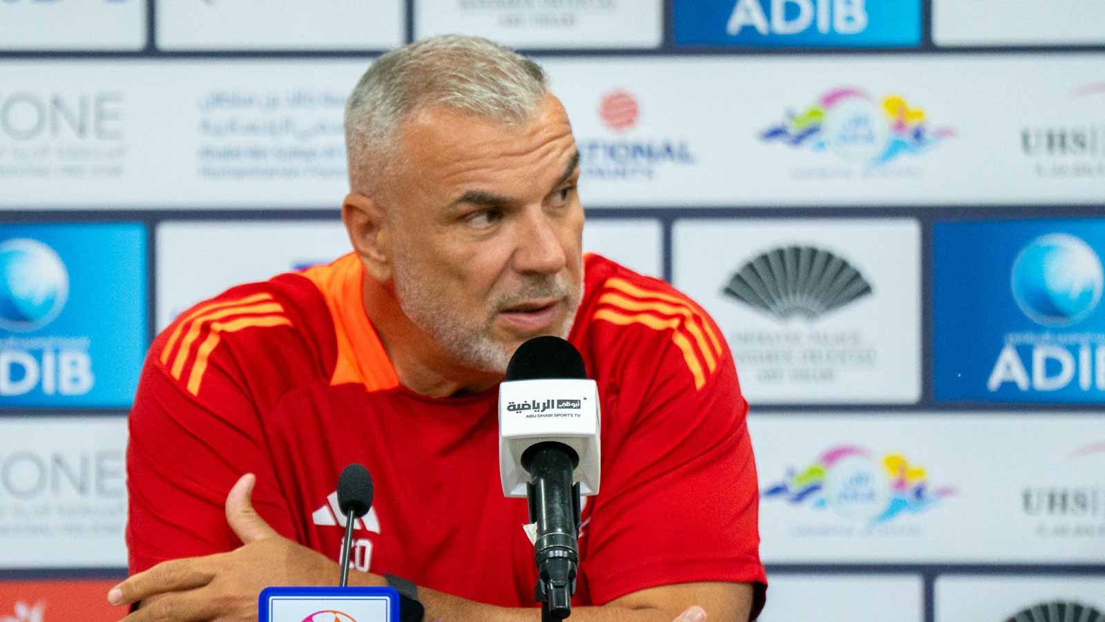 كوزمين: شباب الأهلي فريق قوي ويتطلب تركيزاً عالياً 