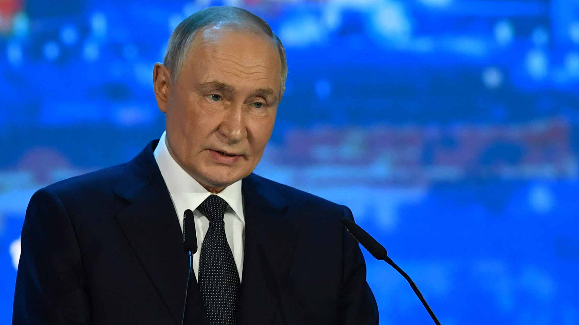 بوتين.. خطة ترامب للسيطرة على غرينلاند ليست مزحة 