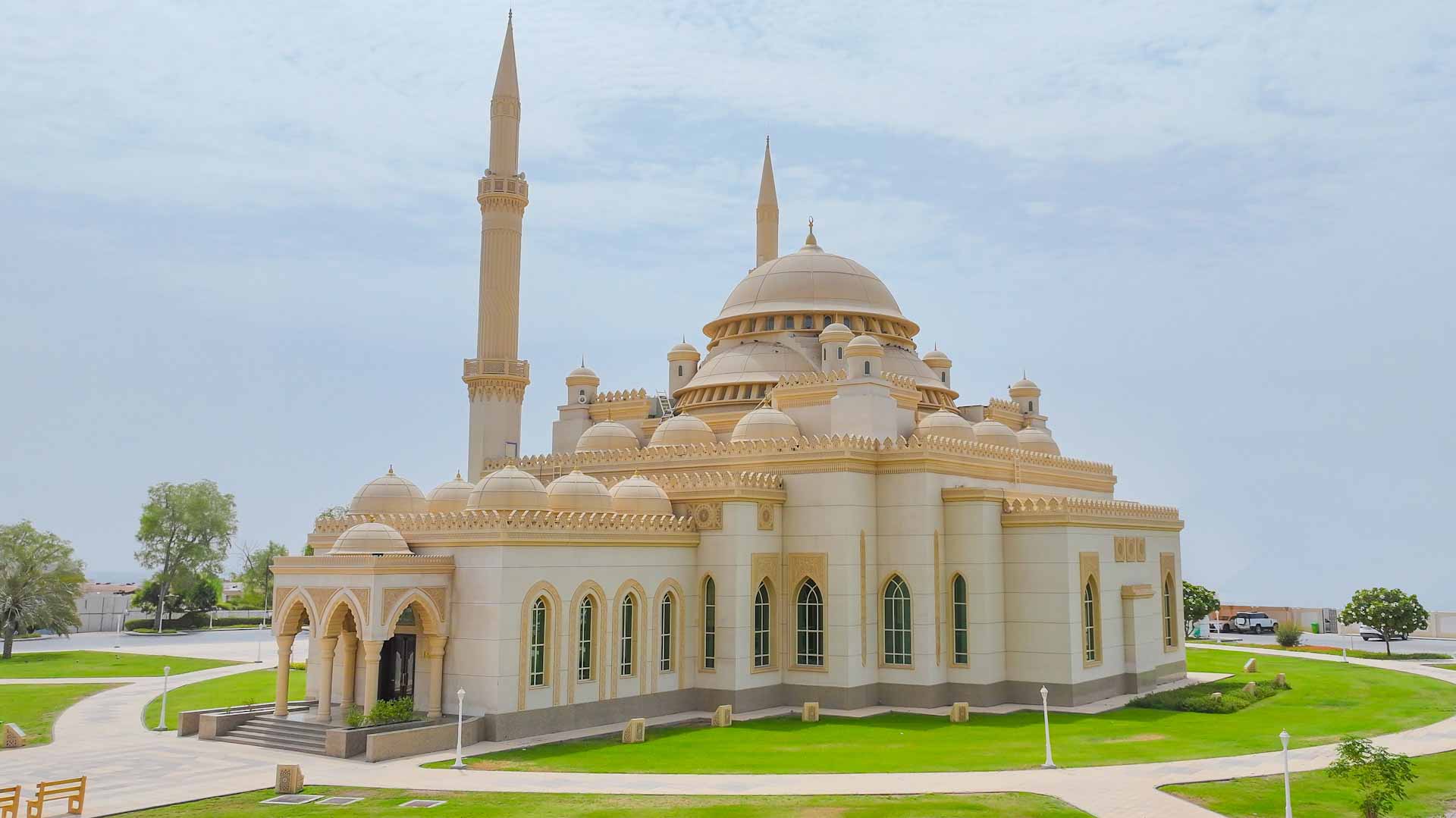  الشؤون الإسلامية بالشارقة تخصص 642 مصلى وجامعاً لصلاة عيد الفطر 