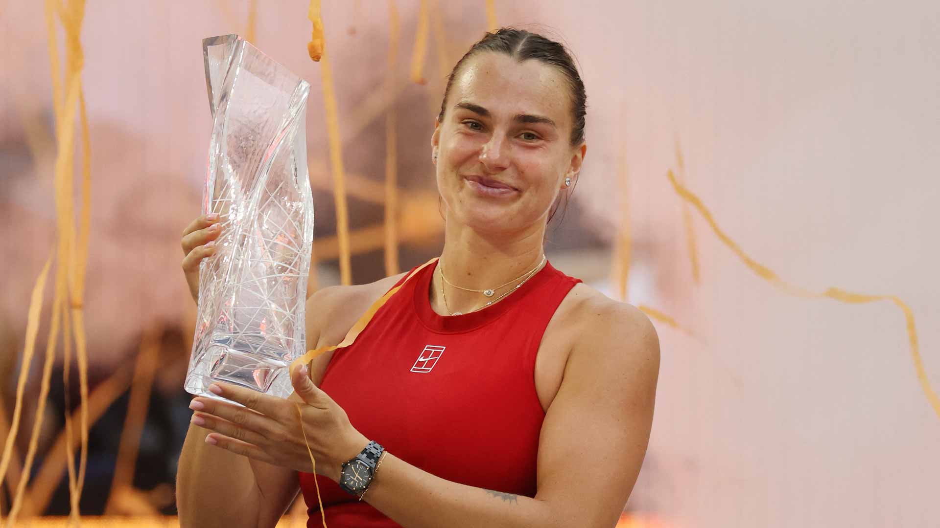 البيلاروسية سابالينكا تتوج بلقب بطولة ميامي للتنس 