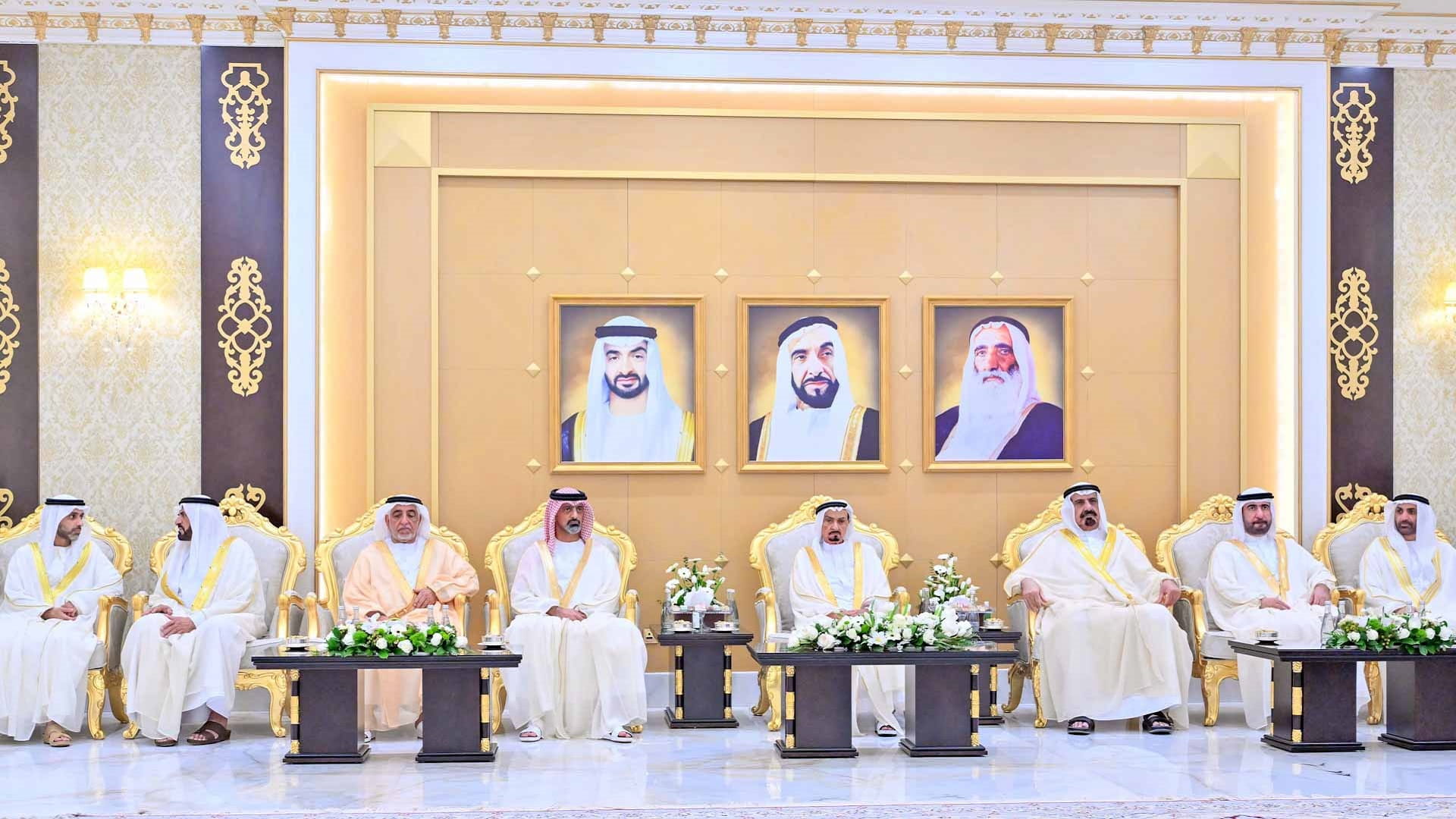 حاكم عجمان وولي عهده يستقبلان المهنئين بعيد الفطر المبارك 