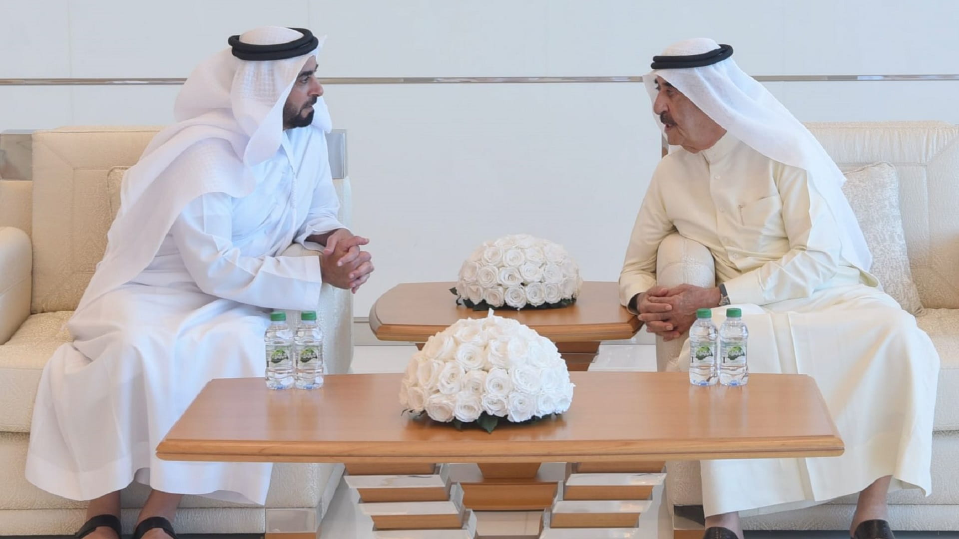 سعود المعلا يتقبل تعازي سيف بن زايد بوفاة الشيخة حصة الشامسي