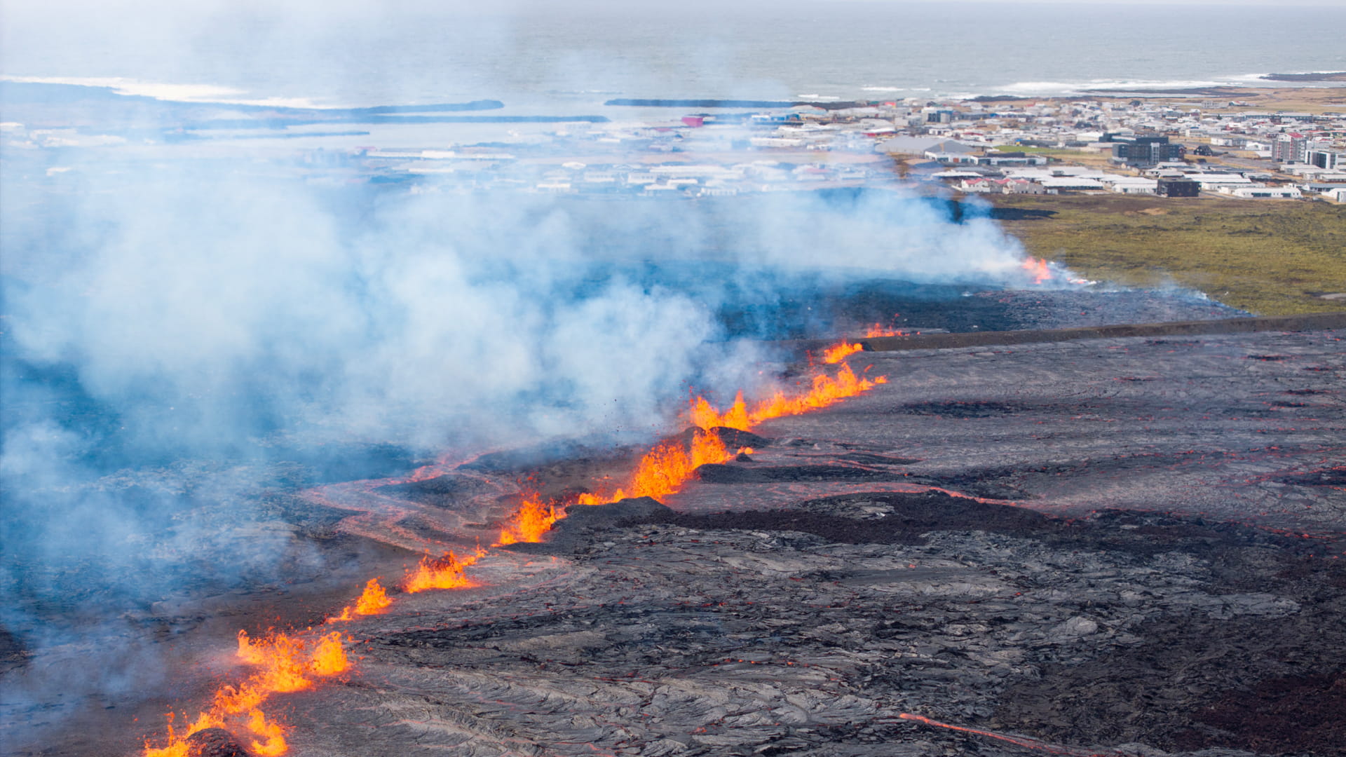 Icelandic village evacuated due to volcanic eruption 