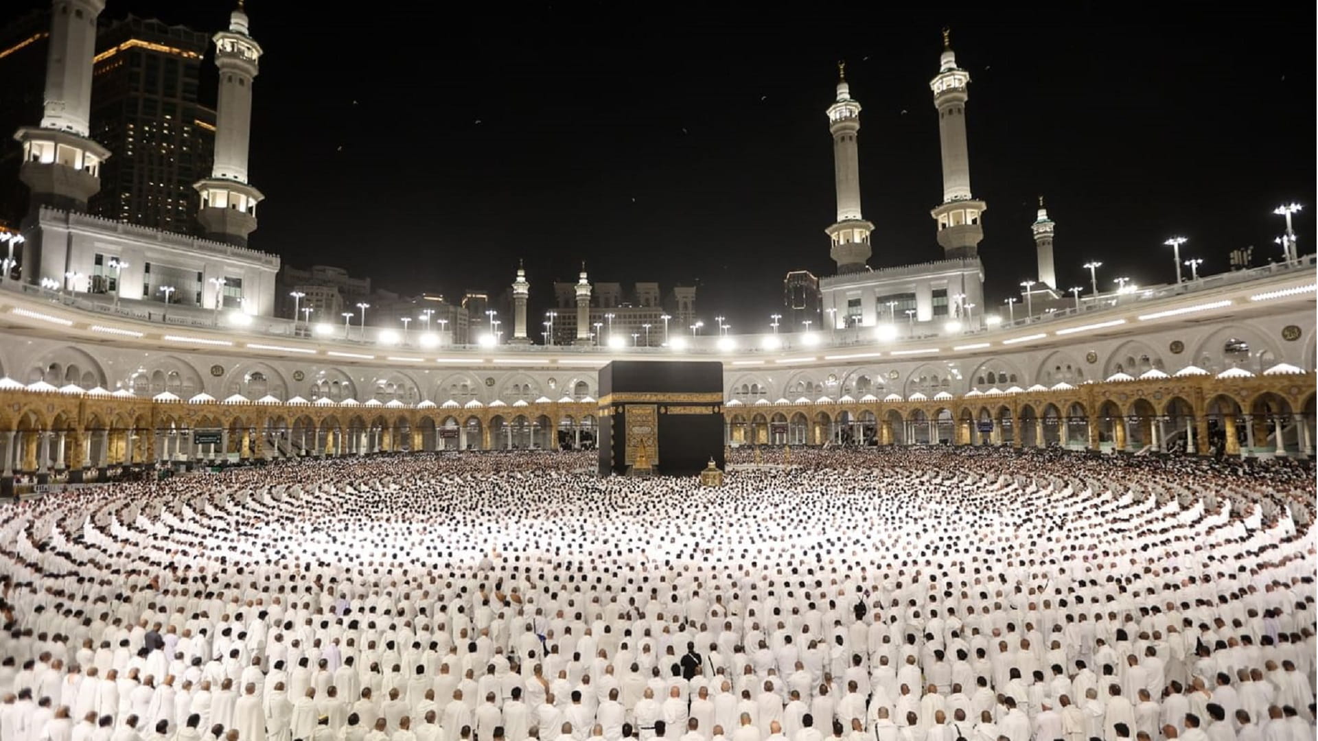 122 مليوناً يقصدون الحرمين الشريفين للعمرة والصلاة برمضان الماضي 