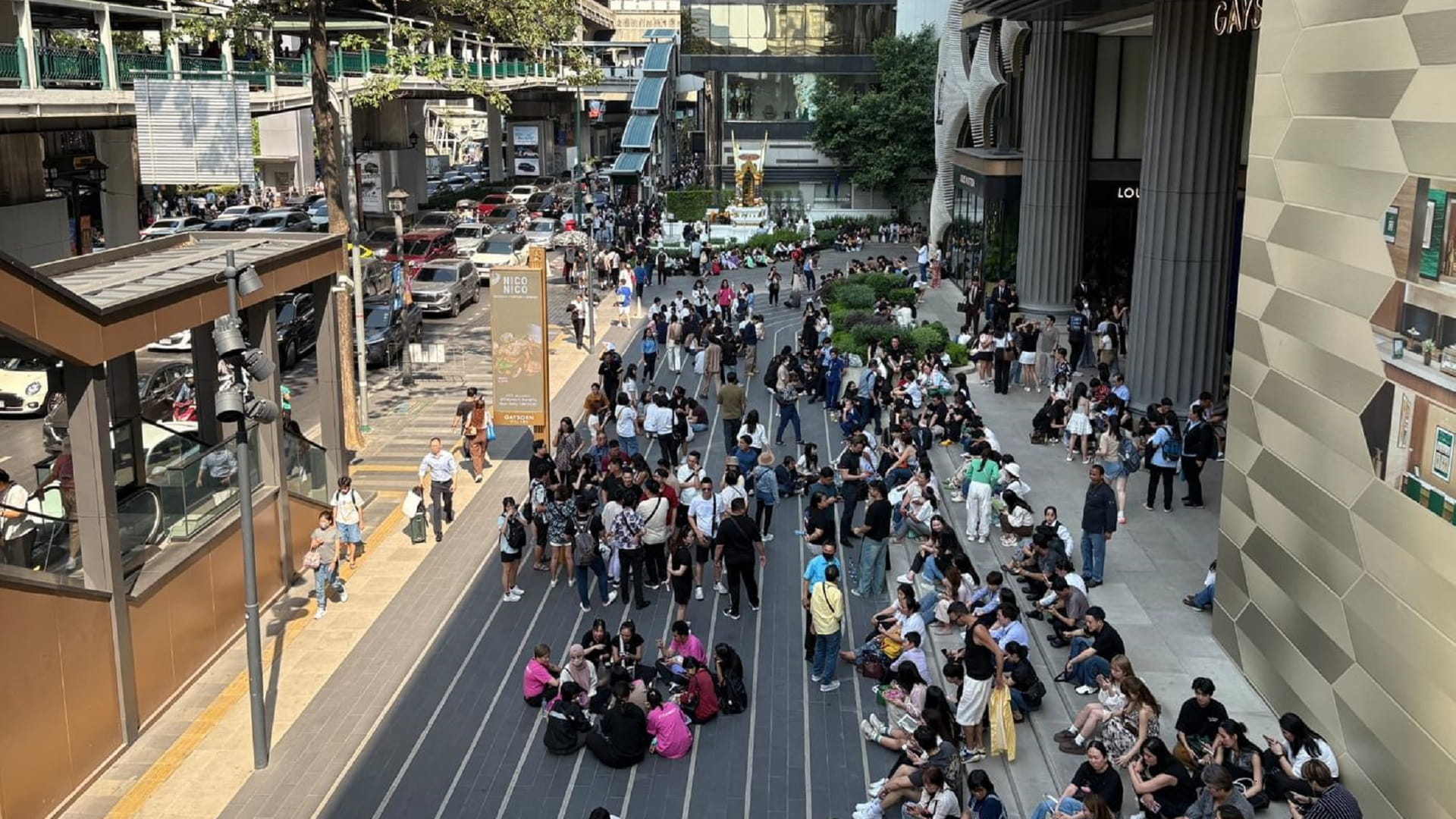 بانكوك تخلي ناطحات سحاب بعد هزات ارتدادية لزلزال ميانمار 