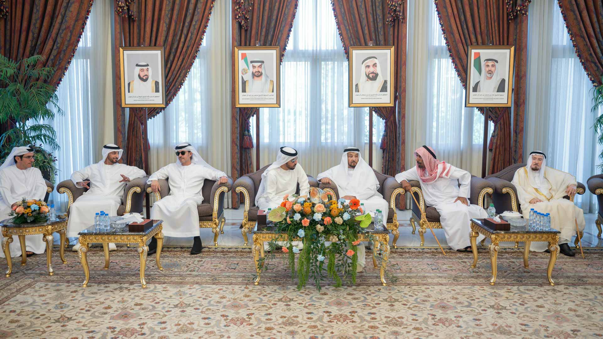 حمدان وهزاع ابنا زايد يزوران محمد بن بطي في منزله 