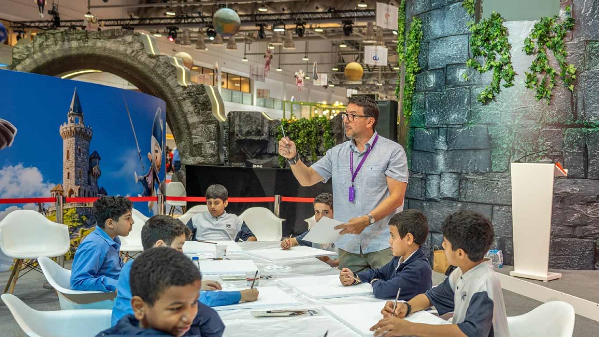 مهرجان الشارقة القرائي يعلم الأطفال أساسيات رسم الحيوانات الأليفة 