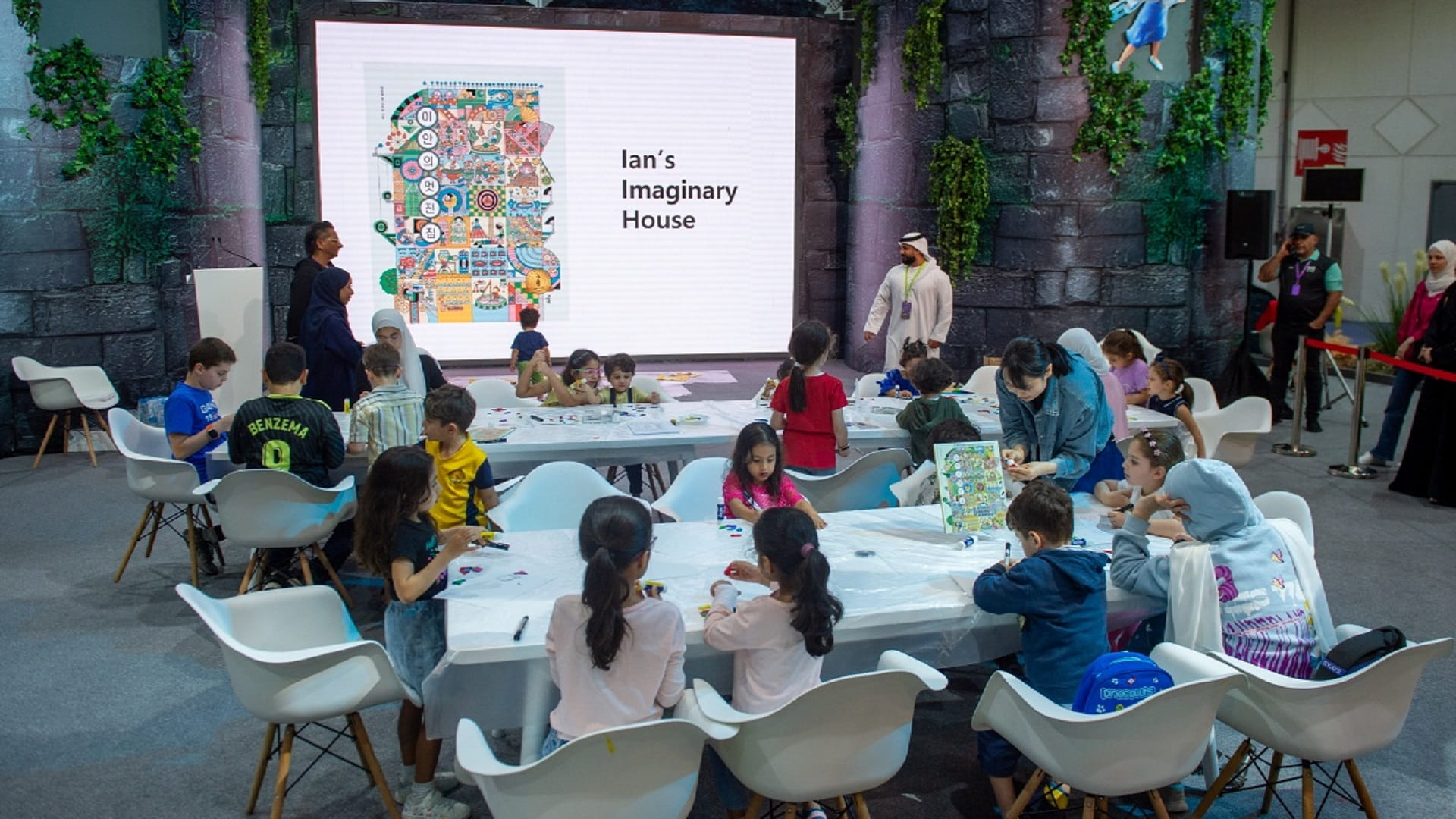 الأطفال يصممون منازلهم على الطريقة الكورية في "الشارقة القرائي"  