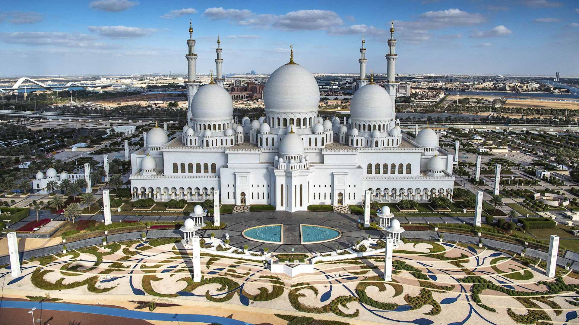 مركز جامع الشيخ زايد الكبير يدشن ثلاثة إصدارات 