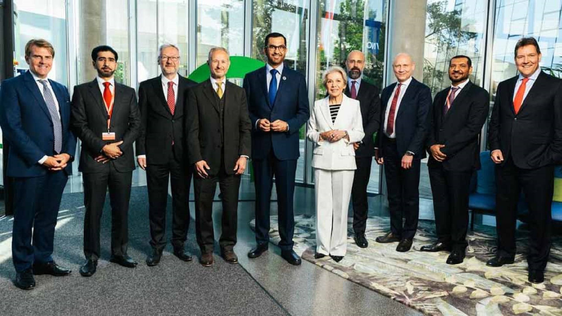 سلطان الجابر يبحث تعزيز الشراكة بين "أدنوك" و"أو إم في" النمساوية