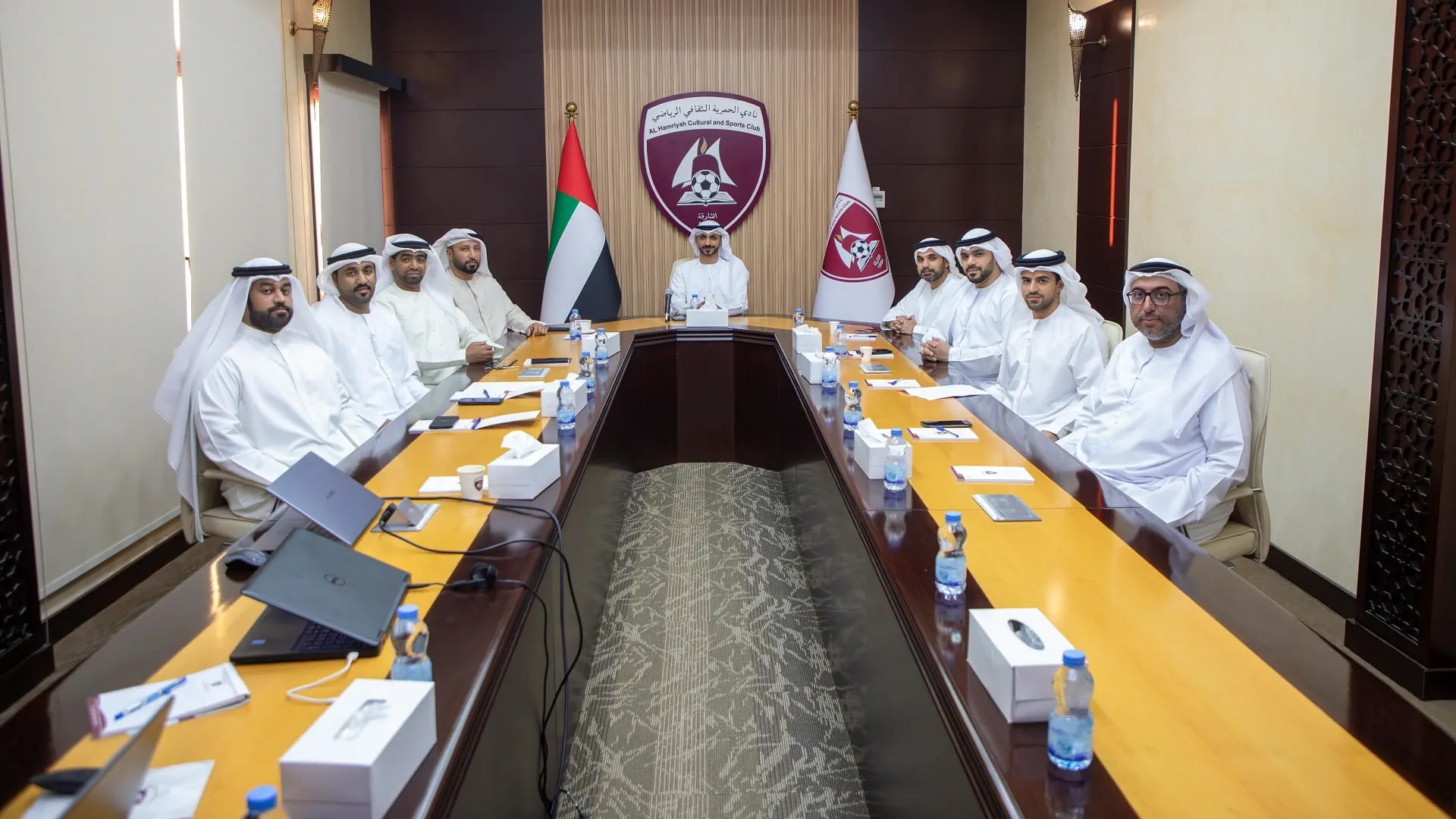 Al Hamriyah Club discusses investment projects 