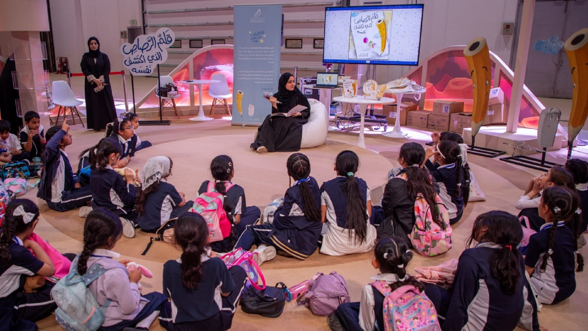 "قلم الرصاص" يروي للصغار حكايته في مهرجان الشارقة القرائي للطفل 