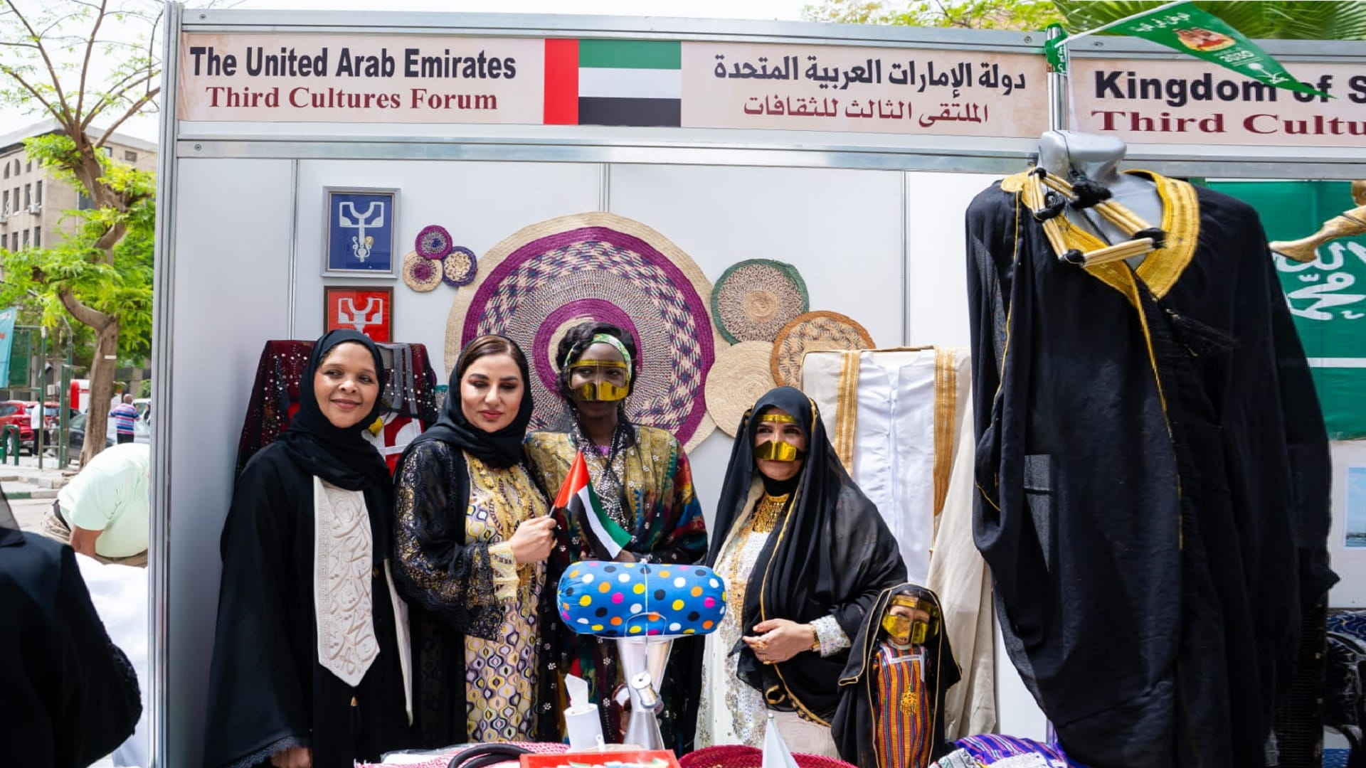 الشارقة للتراث يبرز موروث الإمارات بملتقى الثقافات بجامعة القاهرة 