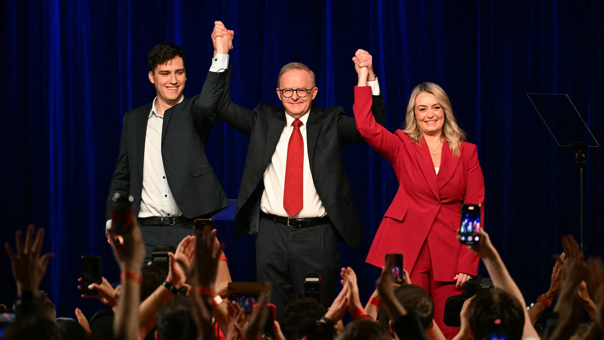 رئيس وزراء أستراليا يعلن فوزه في الانتخابات والمعارضة تقر بالهزيمة 