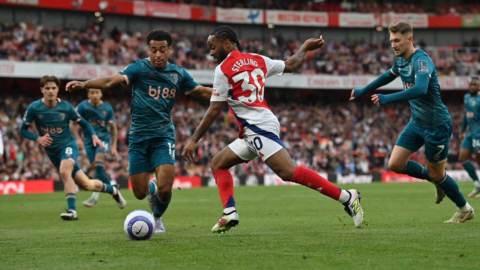 Arsenal rocked by Bournemouth, Villa boost top five bid