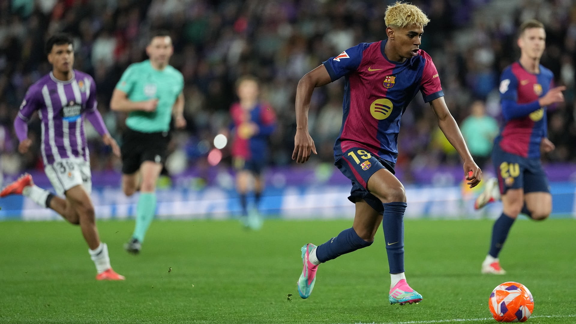 برشلونة يبتعد بصدارة الدوري الإسباني 